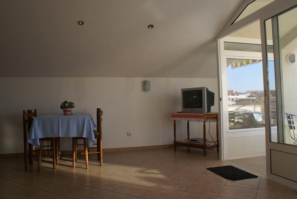 Apartments Robert Porat  Bagian luar foto